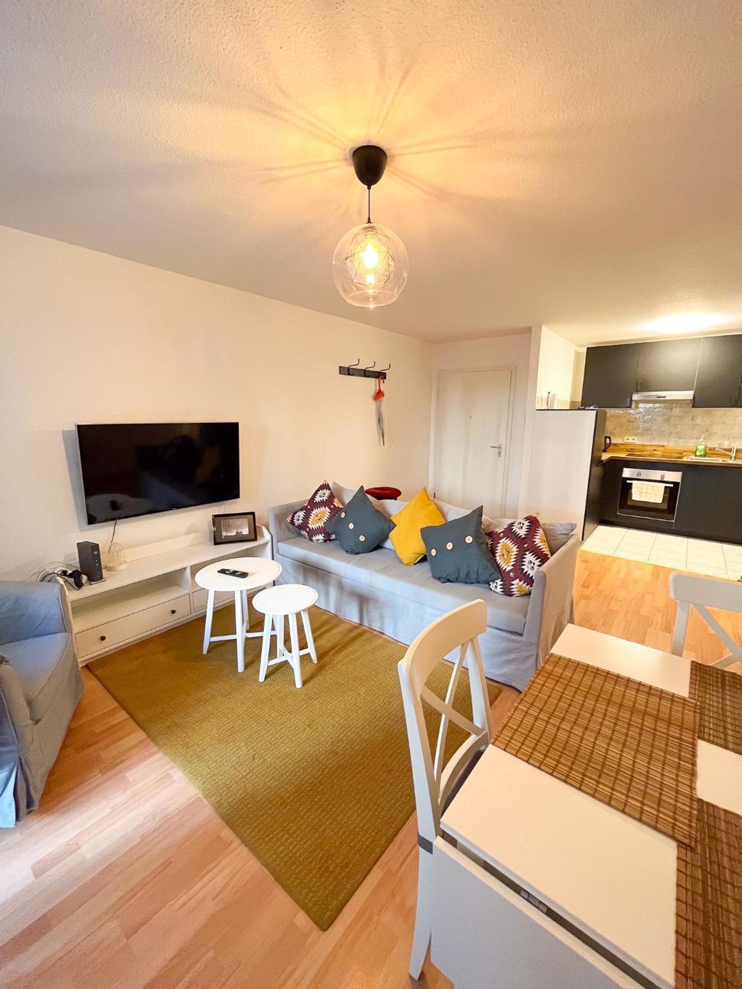 2 Zimmer City Apartment Mit Terrasse Und Tiefgaragenstellplatz In Zentrum Von Lipcse Kültér fotó